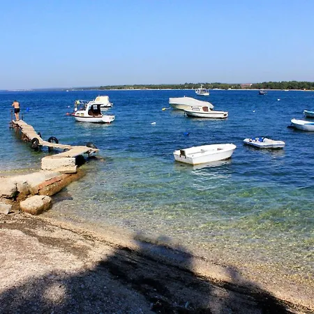 Apartman With A Parking Space Stinjan, - 15560 *