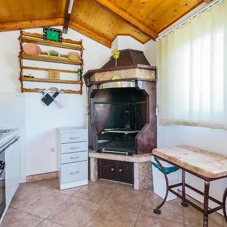 With A Parking Space Stinjan, - 15560 Apartamento *