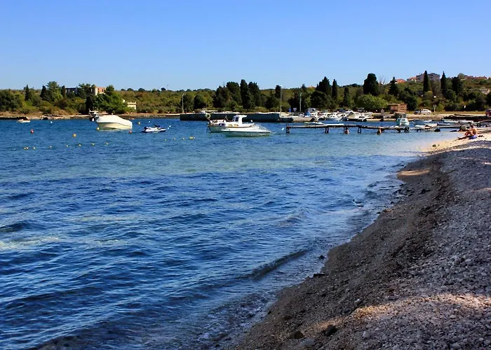 With A Parking Space Stinjan, - 15560 Pula
