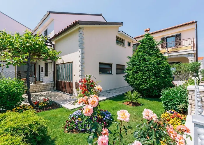 Apartamento With A Parking Space Stinjan, - 15560