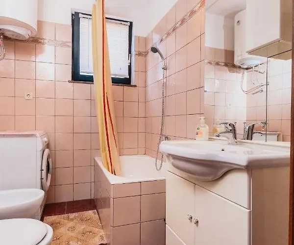 Apartamento With A Parking Space Stinjan, - 15560 *