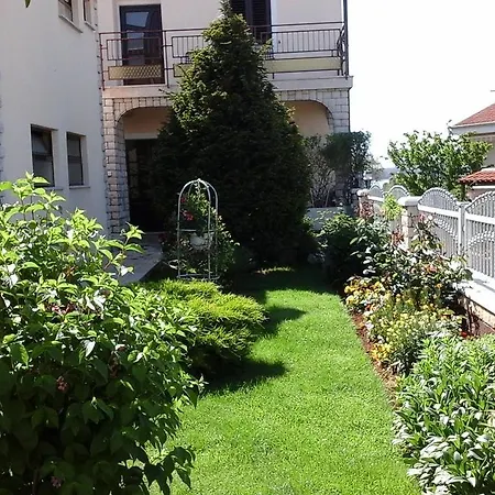 With A Parking Space Stinjan, - 15560 Apartman Póla