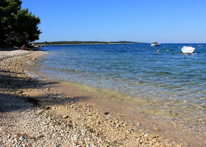 With A Parking Space Stinjan, - 15560 Апартаменти