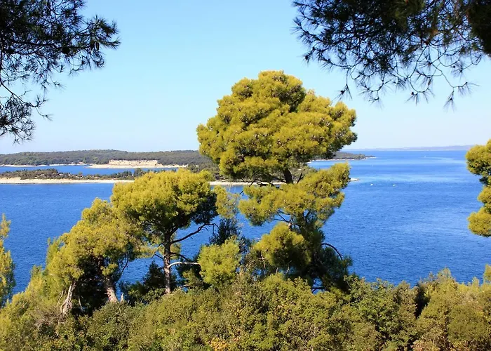 Апартаменти With A Parking Space Stinjan, - 15560 *