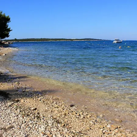 With A Parking Space Stinjan, - 15560 Apartamento