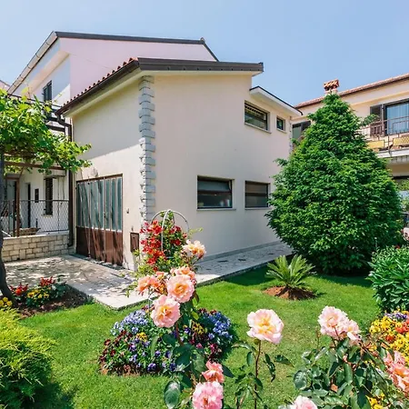 Apartamento With A Parking Space Stinjan, - 15560