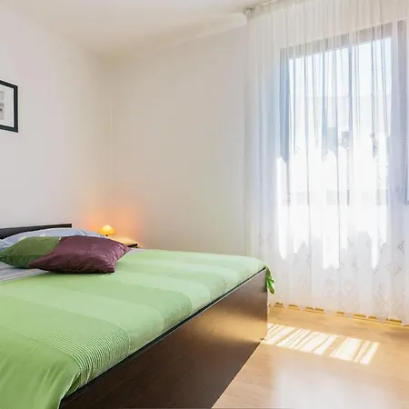 With A Parking Space Stinjan, - 15560 Apartamento Pula