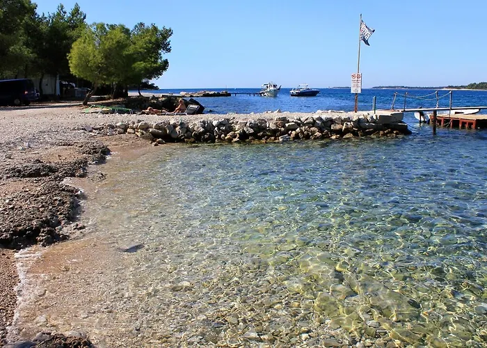 With A Parking Space Stinjan, - 15560 Appartamento Pola